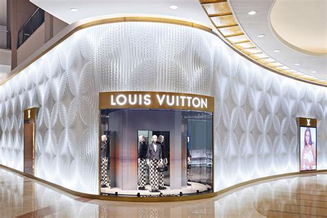 LOUIS VUITTON Pacific Place Store 